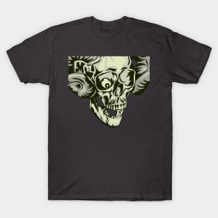 evil skull demon laughing (horned skull mask) T-Shirt